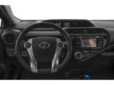 2015 Toyota Prius, $13977. Photo 7