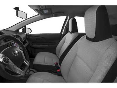 2015 Toyota Prius, $13977. Photo 9