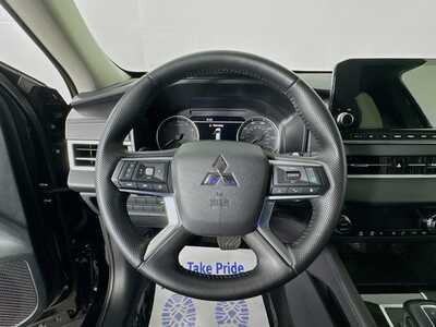 2024 Mitsubishi Outlander, $26977. Photo 11