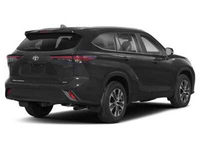 2023 Toyota Highlander, $40576. Photo 2