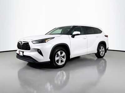 2024 Toyota Highlander, $36477. Photo 3