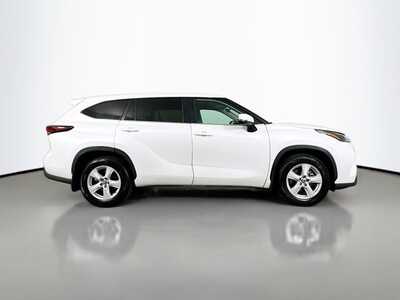 2024 Toyota Highlander, $36477. Photo 8