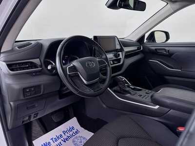 2024 Toyota Highlander, $36477. Photo 9