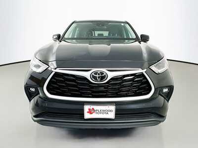 2021 Toyota Highlander, $22977. Photo 2