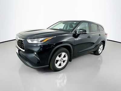 2021 Toyota Highlander, $22977. Photo 3