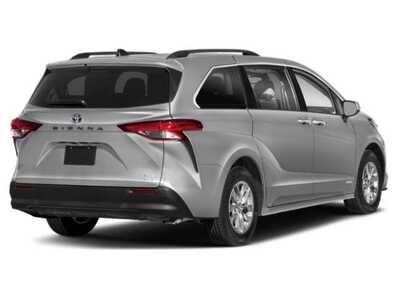 2024 Toyota Sienna, $48647. Photo 2