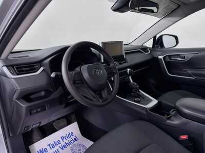 2025 Toyota RAV4, $35977. Photo 9