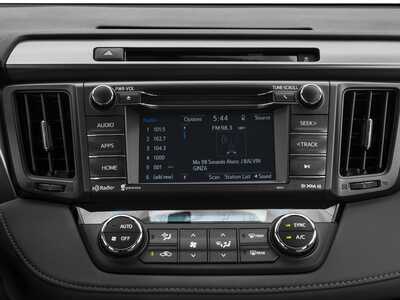 2018 Toyota RAV4, $21977. Photo 10