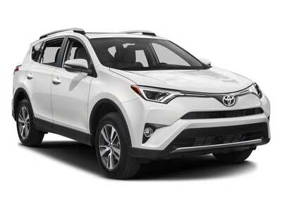 2018 Toyota RAV4, $21977. Photo 6