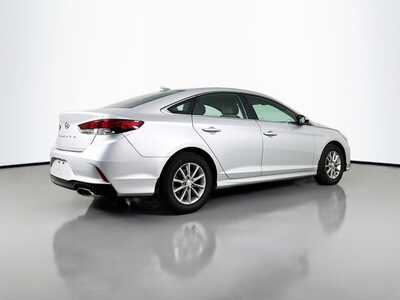 2019 Hyundai Sonata, $15548. Photo 7