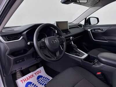 2025 Toyota RAV4, $34977. Photo 9