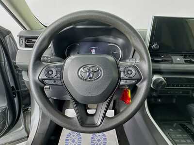 2024 Toyota RAV4, $28091. Photo 11