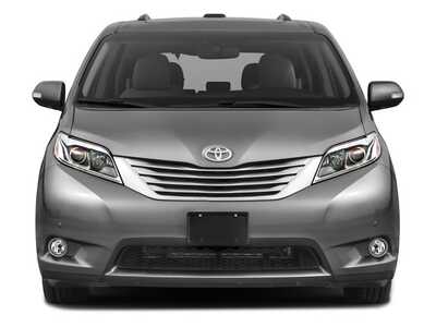 2017 Toyota Sienna, $22977. Photo 4