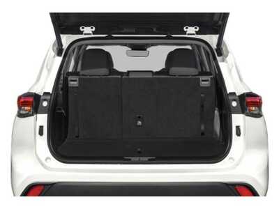 2021 Toyota Highlander, $32477. Photo 11