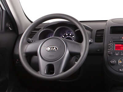 2013 Kia Soul, $10483. Photo 9