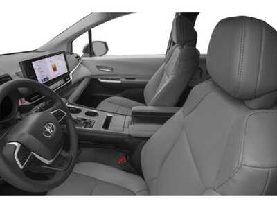 2026 Toyota Sienna, $50384. Photo 8
