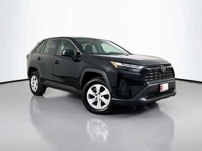 2024 Toyota RAV4, $28577. Photo 1