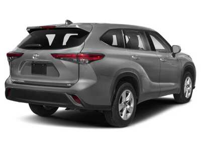 2022 Toyota Highlander, $34977. Photo 2