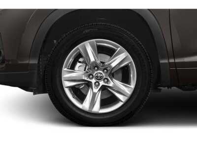 2019 Toyota Highlander, $26977. Photo 11