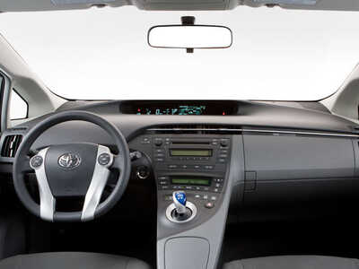 2010 Toyota Prius, $7977. Photo 7