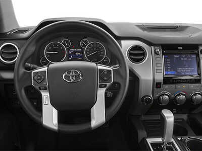 2014 Toyota Tundra Crew Cab, $31977. Photo 6