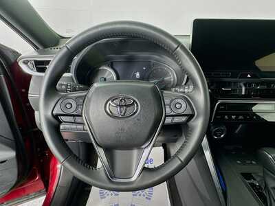 2024 Toyota Venza, $39977. Photo 11