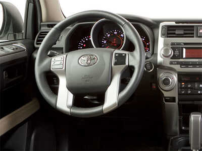 2013 Toyota 4Runner, $18977. Photo 6