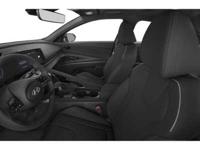 2025 Hyundai Elantra, $26977. Photo 11
