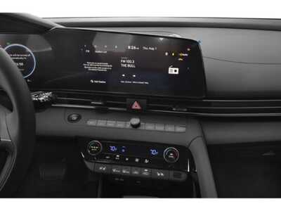 2025 Hyundai Elantra, $26977. Photo 12