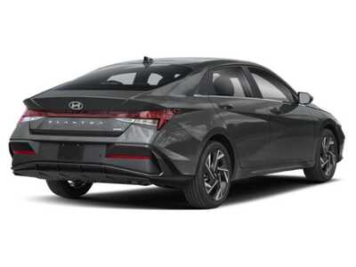 2025 Hyundai Elantra, $26977. Photo 2