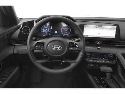2025 Hyundai Elantra, $26977. Photo 9