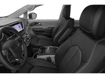 2024 Chrysler Pacifica, $0. Photo 12