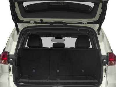 2017 Toyota Highlander, $20977. Photo 12