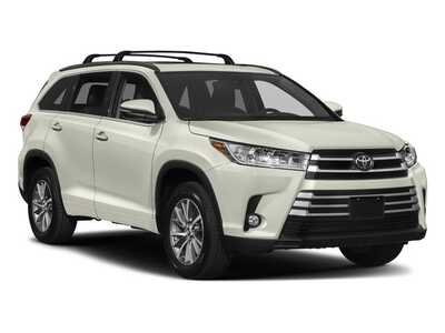 2017 Toyota Highlander, $20977. Photo 6