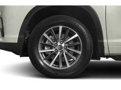 2019 Toyota Highlander, $29315. Photo 11