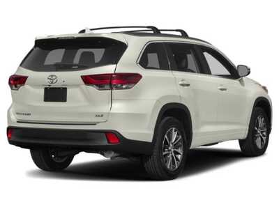 2019 Toyota Highlander, $29315. Photo 2