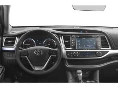 2019 Toyota Highlander, $29315. Photo 7