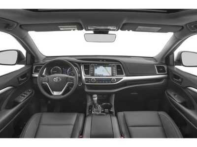2019 Toyota Highlander, $29315. Photo 8