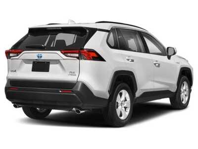 2020 Toyota RAV4, $28977. Photo 2