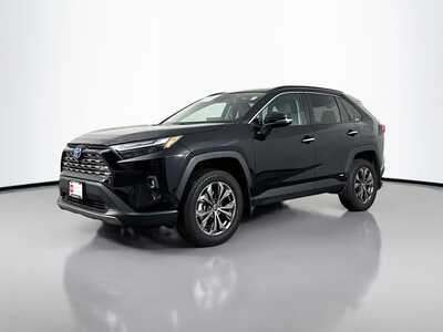 2022 Toyota RAV4, $33191. Photo 3