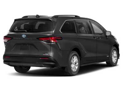 2021 Toyota Sienna, $33477. Photo 2