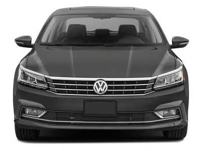 2017 Volkswagen Passat, $9246. Photo 4