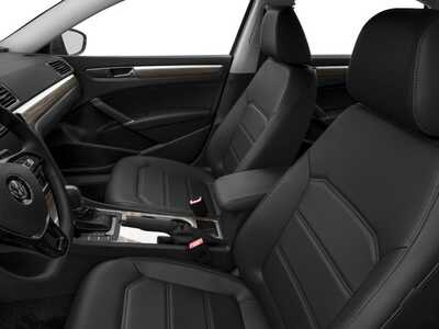 2017 Volkswagen Passat, $9246. Photo 9