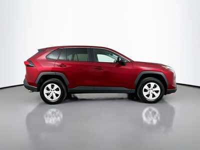 2024 Toyota RAV4, $28977. Photo 8