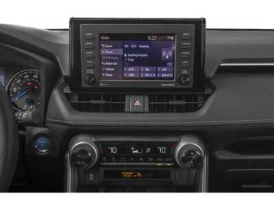 2022 Toyota RAV4, $27977. Photo 10