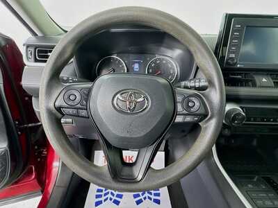 2022 Toyota RAV4, $25977. Photo 11