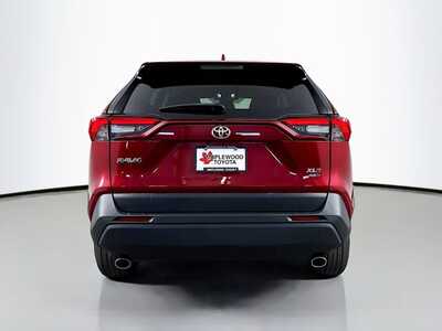 2022 Toyota RAV4, $25977. Photo 6