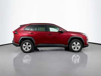 2022 Toyota RAV4, $25977. Photo 8