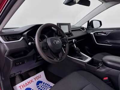 2022 Toyota RAV4, $25977. Photo 9