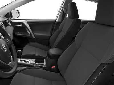 2018 Toyota RAV4, $20977. Photo 9